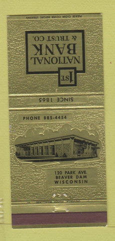 Matchbook Cover - 1st National Bank and Trust Beaver Dam WI 30 Strike