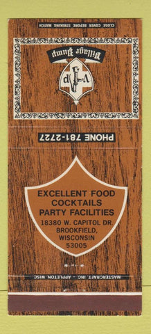 Matchbook Cover - Village Pump Brookfield WI 30 Strike